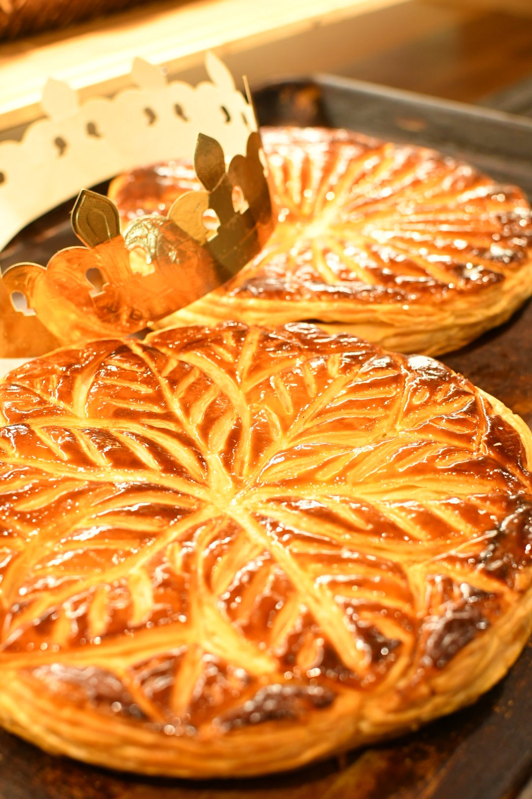 フランスの新年を祝う伝統的な焼菓子「ガレット・デ・ロワ」始まりまし